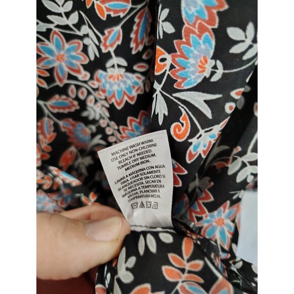 Terra Sky Dark Floral Vneck Tie Front Blouse Plus Size 2x 20w/22w Button Up Boho - Picture 7 of 9